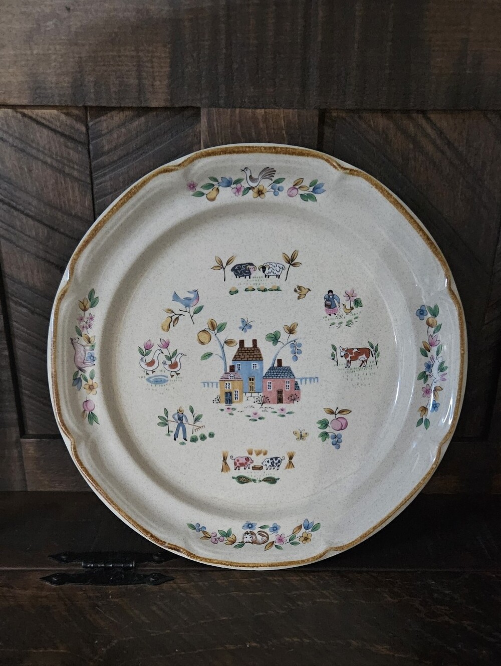 2 Vintage Heartland Dinner Plates